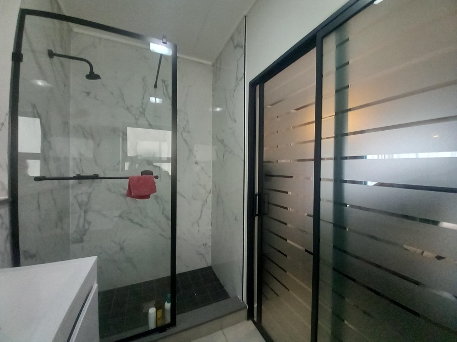 To Let 1 Bedroom Property for Rent in Sandown Western Cape
